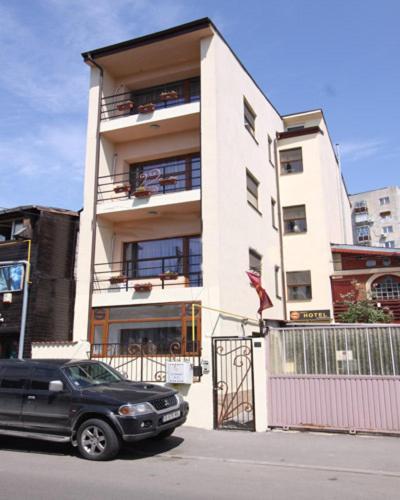 Ave Hotel Victoriei Bucharest Exterior photo