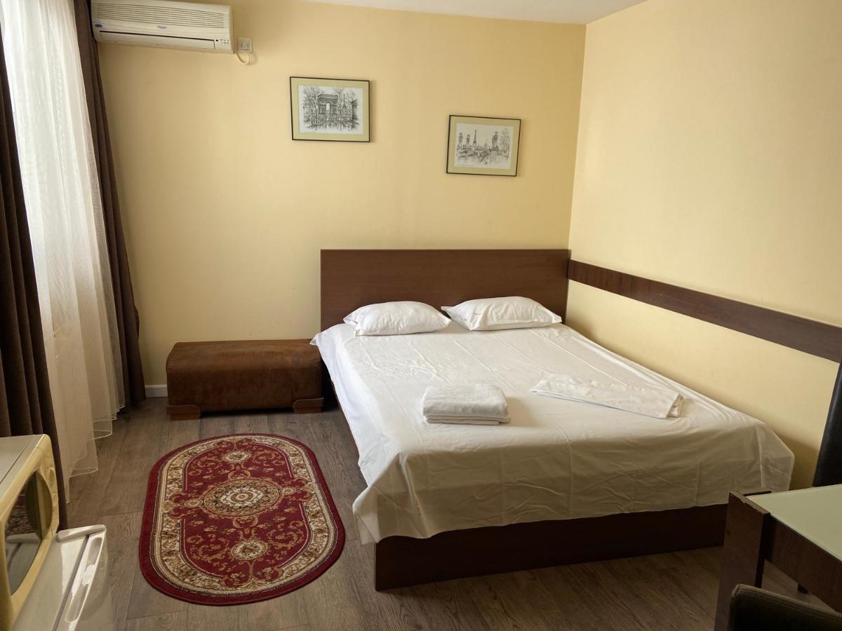 Ave Hotel Victoriei Bucharest Exterior photo
