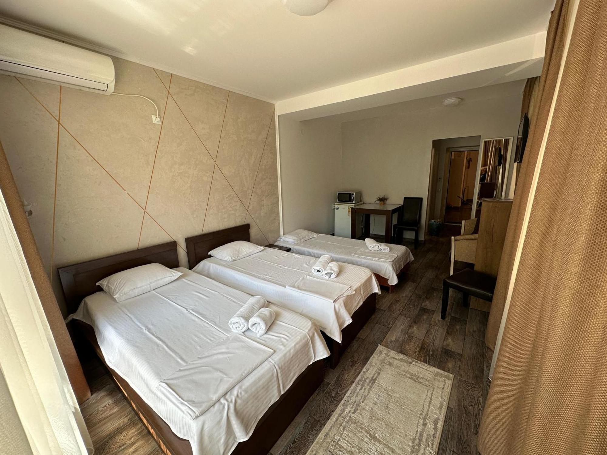 Ave Hotel Victoriei Bucharest Exterior photo