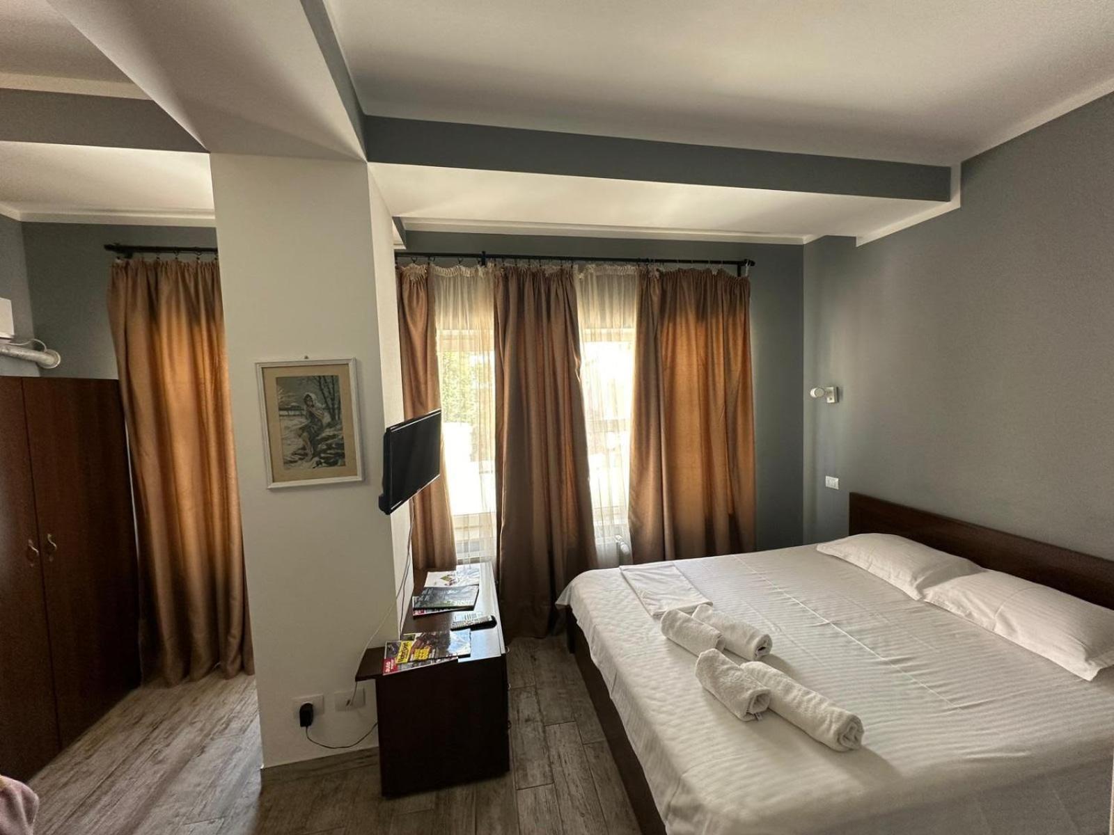 Ave Hotel Victoriei Bucharest Exterior photo