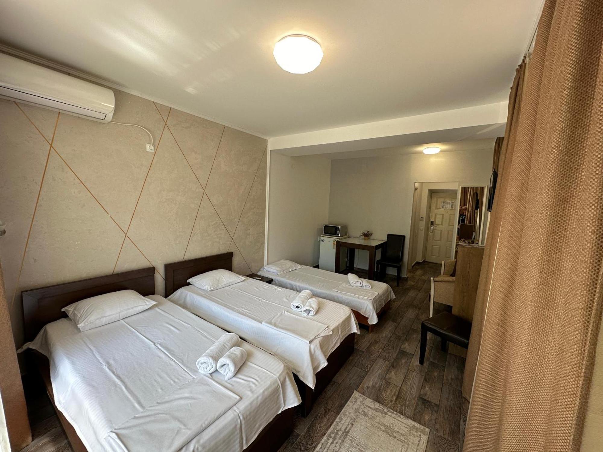 Ave Hotel Victoriei Bucharest Exterior photo